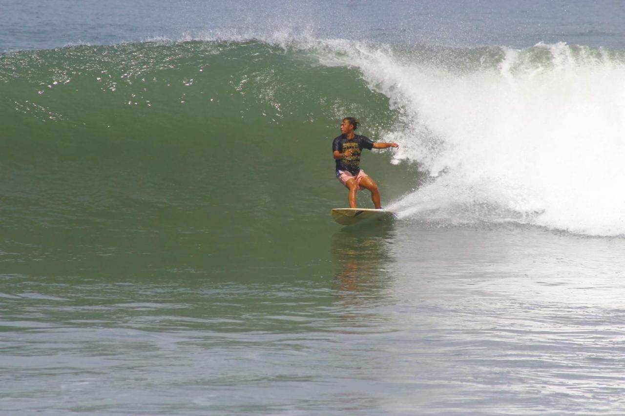 Tropical Sunday Bungalow - Surf And Stay Selong Belanak Exteriér fotografie
