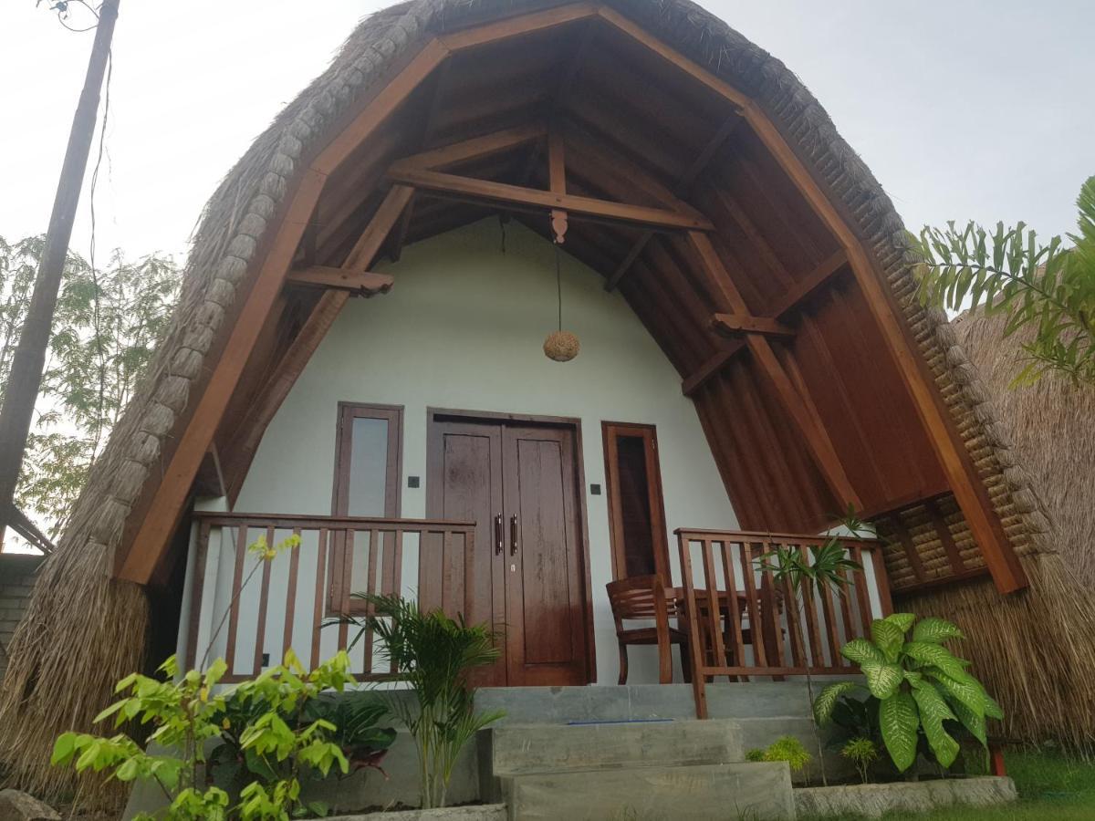 Tropical Sunday Bungalow - Surf And Stay Selong Belanak Exteriér fotografie
