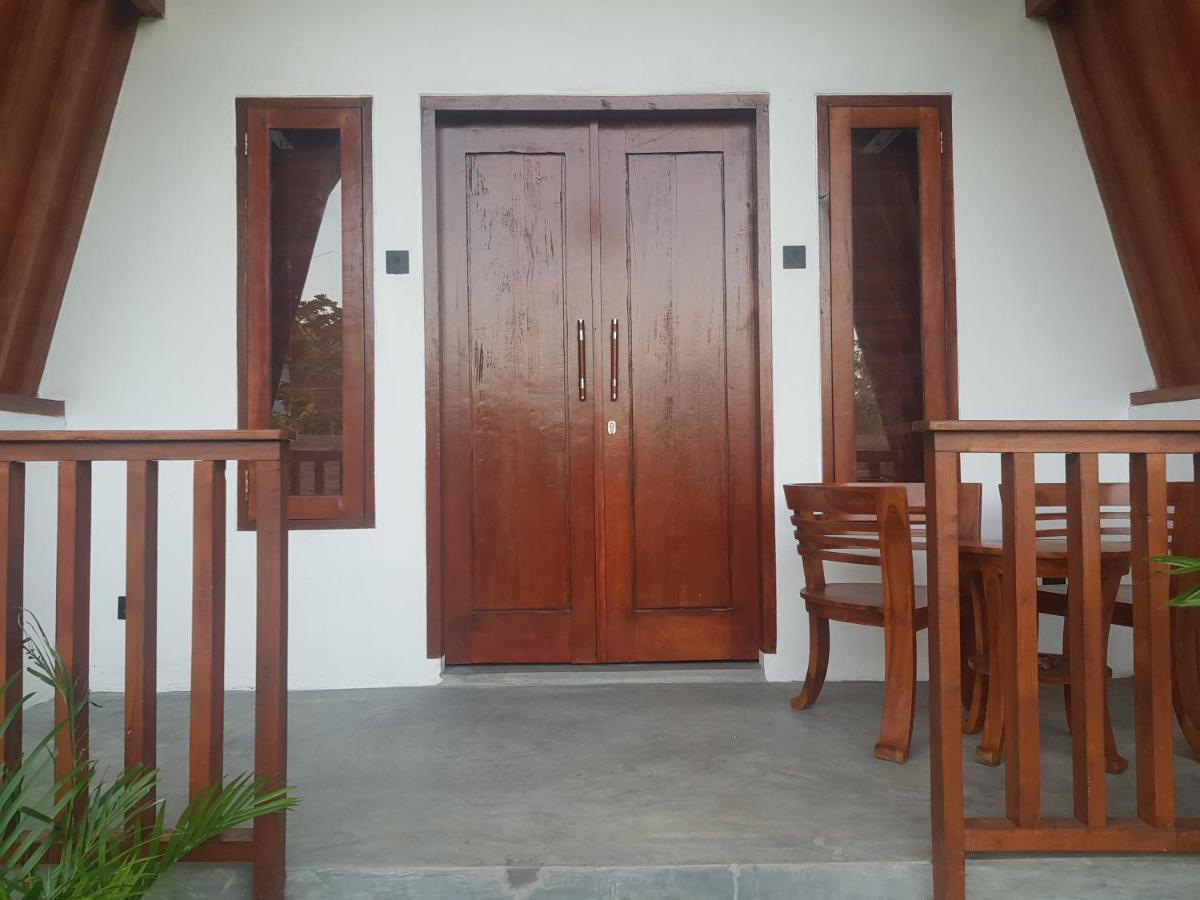 Tropical Sunday Bungalow - Surf And Stay Selong Belanak Exteriér fotografie