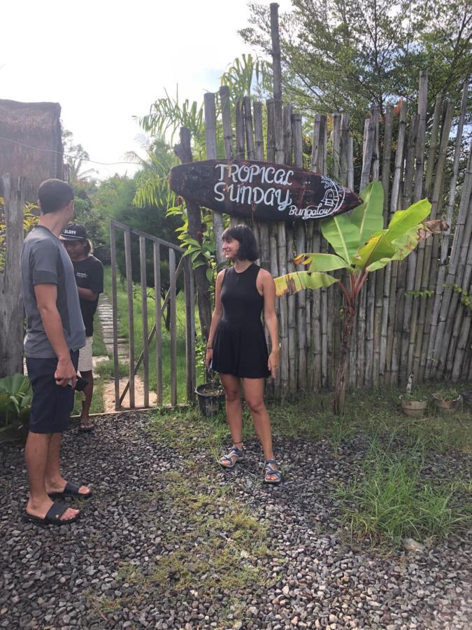 Tropical Sunday Bungalow - Surf And Stay Selong Belanak Exteriér fotografie