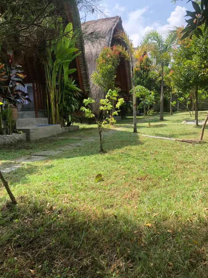 Tropical Sunday Bungalow - Surf And Stay Selong Belanak Exteriér fotografie