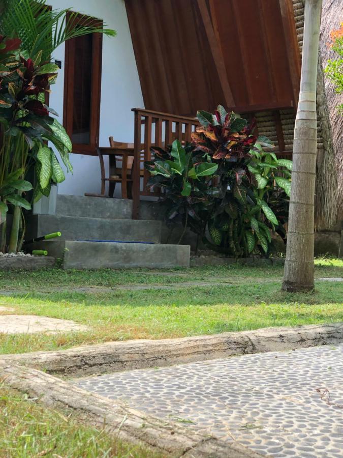 Tropical Sunday Bungalow - Surf And Stay Selong Belanak Exteriér fotografie